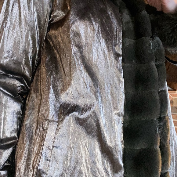 Luxurious Reversible Faux Fur Hooded Coat - Picture 7 of 9
